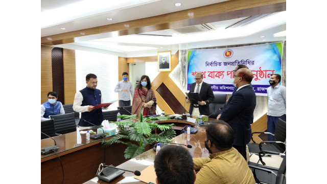 চাঁপাইনবাবগঞ্জ পৌরসভার মেয়র ও কাউন্সিলরদের শপথ গ্রহণ 