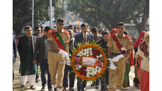 মহান বিজয় দিবস উপলক্ষে  আদিনা ফজলুল হক সরকারি কলেজে নানা কর্মসূচি