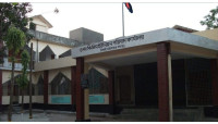 ঝিলিম ইউনিয়নে ভোট  স্থানান্তরের জন্য স্বাক্ষর  এলাকাবাসীর তোপের মুখে দুই মেম্বার