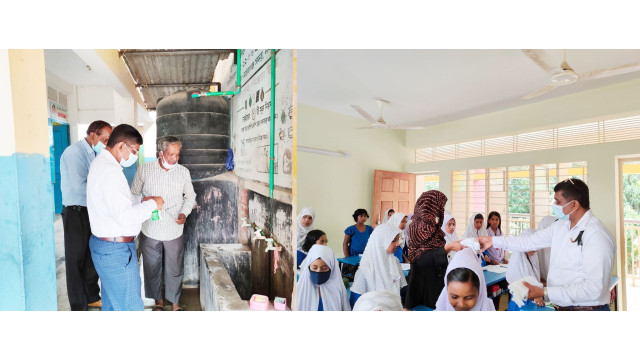 বালিয়াডাঙ্গা-২ সরকারি প্রাথমিক  বিদ্যালয় পরিদর্শন জেলা প্রশাসকের মাস্ক সাবান  ও নেইলকার্টার বিতরণ