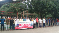 চাঁপাইনবাবগঞ্জ থেকে বন্ধ হওয়া ট্রেন চালুর দাবিতে জাসদ ছাত্রলীগের মানববন্ধন