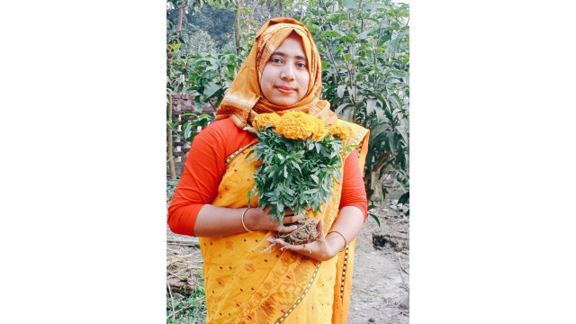 দেশ সেরা অনলাইন পারফর্মার হলেন  চাঁপাইনবাবগঞ্জের রাফিয়া 
