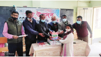 বছরের প্রথম দিনে চরমোহনপুর সরকারি প্রাথমিক বিদ্যালয়ে শিক্ষার্থীদের মাঝে বই বিতরণ 