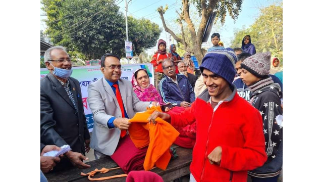 শীতার্তদের মধ্যে আওয়ামী লীগ নেতা ডাঃ গোলাম রাব্বানীর কম্বল বিতরণ    