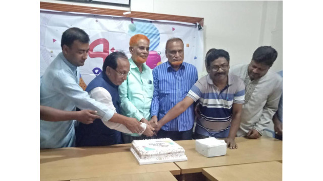 চাঁপাইনবাবগঞ্জে নিউজ টোয়েন্টিফোর ৭ম বর্ষে পদার্পণ উপলক্ষে আলোচনা ও কেক কাটা