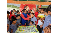 প্রতিবন্ধী শিশুদের নিয়ে  মহানায়কের  জন্মদিন ও জাতীয় শিশু দিবস পালন করলেন ডা. রাব্বানী