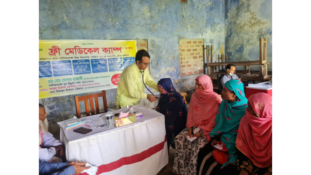 বালিয়াডাঙ্গায় ডা. রাব্বানীর আয়োজনে ফ্রি মেডিকেল ক্যাম্প