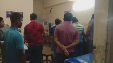 গোমস্তাপুরে আসামি আটক করতে গিয়ে হামলায় ৪ পুলিশ  সদস্য আহত