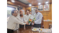 স্বাশিপের পক্ষ থেকে সদর ইউএনওকে ফুলেল শুভেচ্ছা