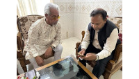 ভারতীয় সহকারী হাইকমিশনার মনোজ কুমারের সাথে এরফান আলীর সৌজন্যে সাক্ষাৎ