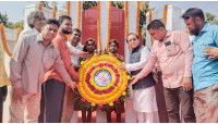 জলাহার সরকারি প্রাথমিক বিদ্যালয়ে শহীদ মিনার উদ্বোধন 