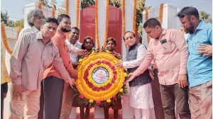 জলাহার সরকারি প্রাথমিক বিদ্যালয়ে শহীদ মিনার উদ্বোধন 