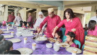 মহানায়ক এর জন্মদিনে এতিমদের নিয়ে অন্যরকম দিন কাটালেন  জেলা প্রশাসক গালিভ খাঁন