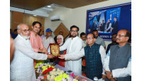 সিআইপি পদক পাওয়ায় মাহবুব আলমকে চাঁপাইনবাবগঞ্জে নাগরিক সংবর্ধনা