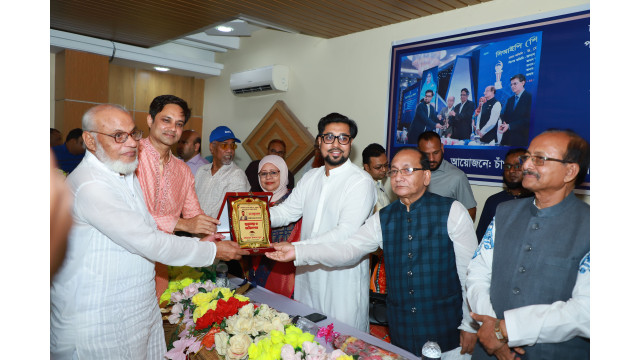 সিআইপি পদক পাওয়ায় মাহবুব আলমকে চাঁপাইনবাবগঞ্জে নাগরিক সংবর্ধনা