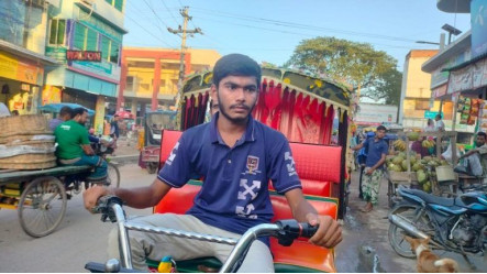 ভোলাহাটের রোমান আলী শিশুবয়সেই ধরেছেন সংসারের হাল পড়াশোনা চালিয়ে পেলেন এ প্লাস 