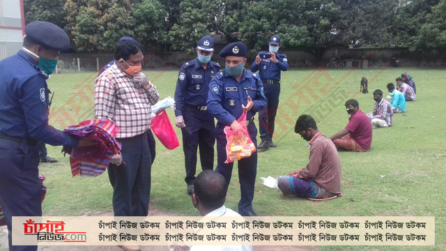 নওগাঁয় ধান কাটার শ্রমিক পাঠালো গোমস্তাপুর থানা পুলিশ