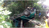 গোমস্তাপুরের বসনীটোলায় মাইক্রোবাস  উল্টে ১জন নিহত