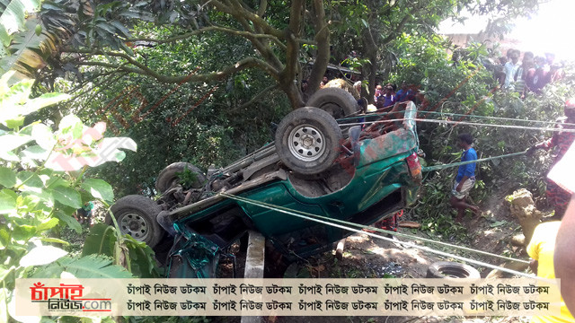 গোমস্তাপুরের বসনীটোলায় মাইক্রোবাস  উল্টে ১জন নিহত