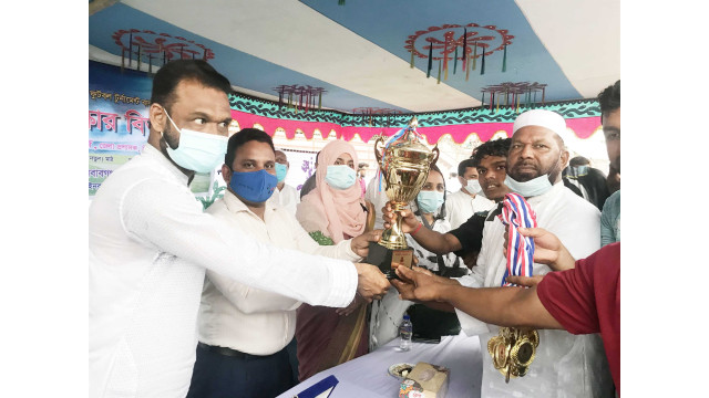 বঙ্গবন্ধু   জাতীয় গোলকাপ ফুটবল টুর্নামেন্টে চ্যাম্পিয়ন বারোঘরিয়া ইউনিয়ন 