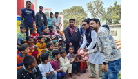  শহীদ দিবস ও আন্তজাতিক মাতৃভাষা দিবস উপলক্ষে পথশিশু কল্যাণ ফাউণ্ডেশন খাবার বিতরণ  