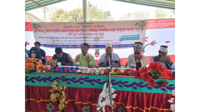 দ্বারিয়াপুরে মাদ্রাসার ছাত্রদের জুব্বা প্রদান ও কবরবাসীর জন্য দোয়া 