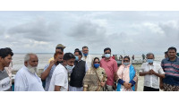 গোয়ালডুবি গ্রামে পদ্মা নদীর ভাঙন পরিদর্শন করেছেন  জেসি এমপির 
