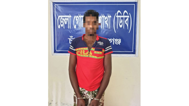 চাঁপাইনবাবগঞ্জে এসপিকে ফেসবুকে ম্যাসেজ - তাৎক্ষণিক নির্দেশে প্রতারক গ্রেপ্তার