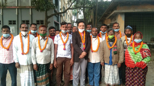 চাঁপাইনবাবগঞ্জে চা দোকান মালিক সমিতির কমিটি গঠন- মুক্তা সভাপতি রাসেল সম্পাদক নির্বাচিত