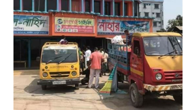 চাঁপাইনবাবগঞ্জে  কর্মহীন ও দরিদ্র মানুষদের জন্য ভিন্নধর্মী উদ্যোগ আনন্দ বাজার