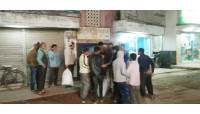  চাঁপাইনবাবগঞ্জ ঢাকা বাস স্টাণ্ডে  টিকিট নিতে আসা দূরপাল্লার যাত্রীদের হয়রানি করছে দালালরা -  প্রশাসনের হস্তক্ষেপ কামনা 