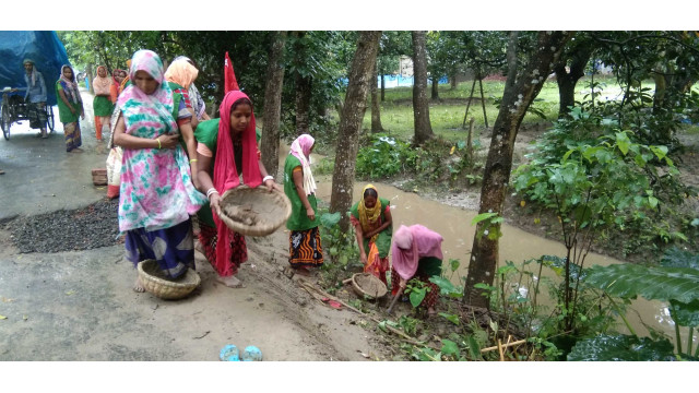 চাঁপাইনবাবগঞ্জে গ্রামীণ সড়ক রক্ষণাবেক্ষণ মাস উদযাপন 