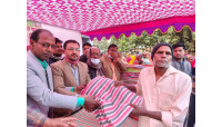 চাঁপাইনবাবগঞ্জ পৌরসভার ৭ নং ওয়ার্ডে ৬৫০ জন মানুষকে কম্বল বিতরণ করলেন মেয়র প্রার্থী মোখলেসুর রহমান