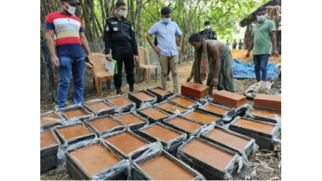 শিবগঞ্জে ভেজাল  গুড় তৈরির অপরাধে অর্থদণ্ড