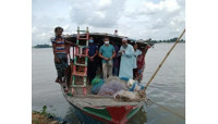 মহানন্দায় লাখ টাকার কারেন্ট জাল ধ্বংস