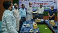 চাঁপাইনবাবগঞ্জে ১০টি উচ্চ বিদ্যালয় ও মাদ্রাসায় ৬ লক্ষাধিক টাকার চেক বিতরণ