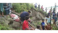 নামোরাজারামপুর মহানন্দা নদীতে ভাঙন, হুমকির মুখে গ্রামবাসীসহ অসংখ্য স্থাপনা