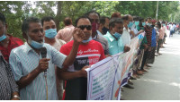 চাঁপাইনবাবগঞ্জে ড্রেনেজ ব্যবস্থার দাবিতে মানববন্ধন 