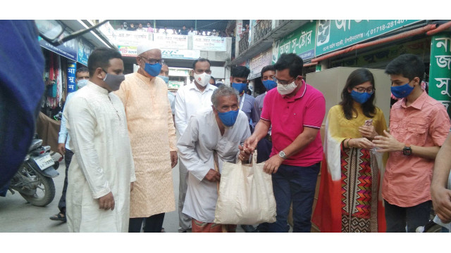 করোনার দুই ঢেউয়ে ২৬৭৫৯৪টি পরিবারকে সহায়তা চাঁপাইনবাবগঞ্জ জেলা প্রশাসনের