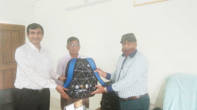 নবাবগঞ্জ সরকারি কলেজের বিভিন্ন বিভাগে ১০০ ডেস্কটপ ও ২৩টি ল্যাপটপ বিতরণ