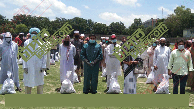 চাঁপাইনবাবগঞ্জ কমিউনিটি করিয়ার দেয়া খাদ্য সামগ্রী বিতরণ উপজেলা প্রশাসনের