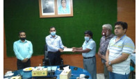 চাঁপাইনবাবগঞ্জে  সাংস্কৃতিককর্মীদের মাঝে আর্থিক অনুদান প্রদান 