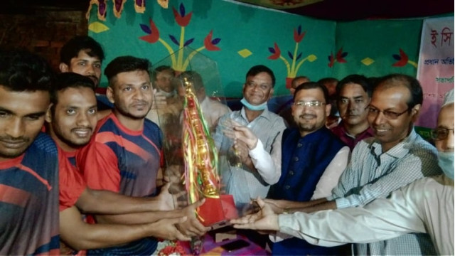 ইসিএল নাইট মিনি ক্রিকেট টুর্নামেন্টের সমাপনী ও পুরস্কার বিতরণ 