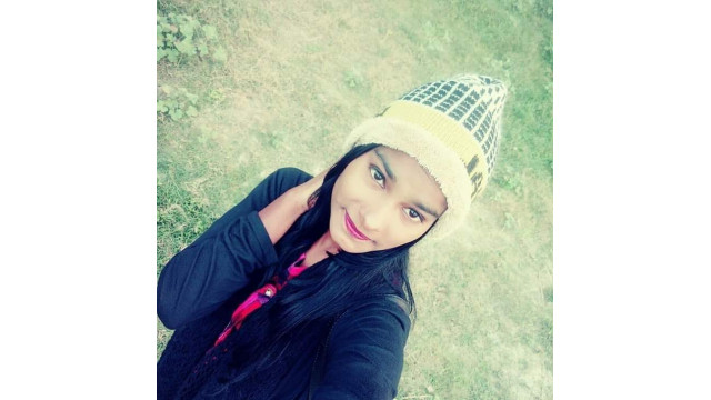 ফ্যানে ওড়না পেচিয়ে তরুণীর আত্মহত্যা  