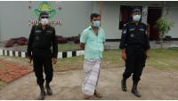 গোমস্তাপুরে গাঁজাসহ র‌্যাবে হাতে ১জন গ্রেফতার