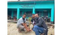 জাতীয় শোক দিবস উপলক্ষে চরমোহনপুর সরকারি প্রাথমিক বিদ্যালয়ে বৃক্ষরোপন