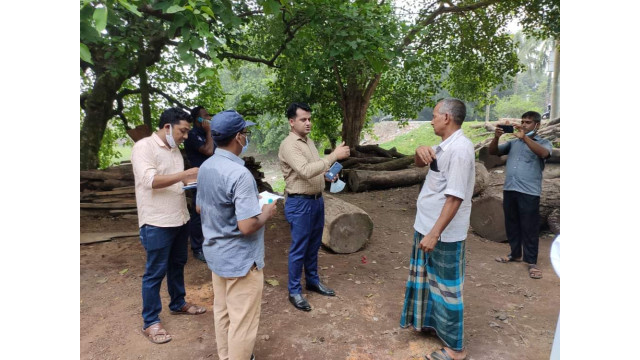 চাঁপাইনবাবগঞ্জে অবৈধ করাত কল ও রেস্টুরেন্টে ভ্রাম্যমান আদালতের জরিমানা
