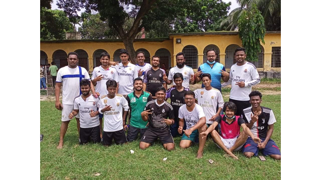 চাঁপাইনবাবগঞ্জে  এল-ক্লাসিকো খেলায় জয়লাভ করল রিয়াল মাদ্রিদ ফ্যানক্লাব