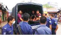 শিবগঞ্জে মাস্ক না পরায় ৬১জনকে জরিমানা