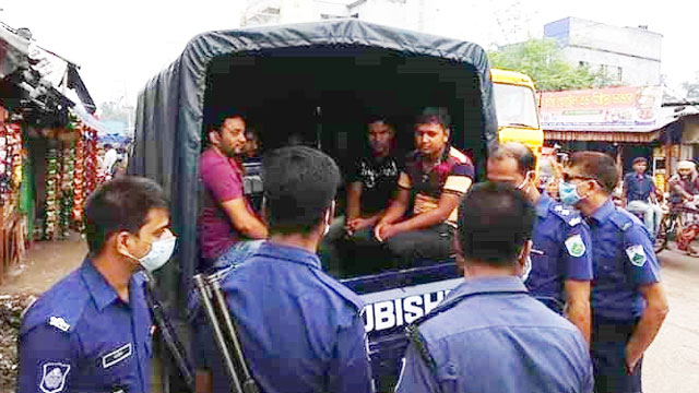 শিবগঞ্জে মাস্ক না পরায় ৬১জনকে জরিমানা